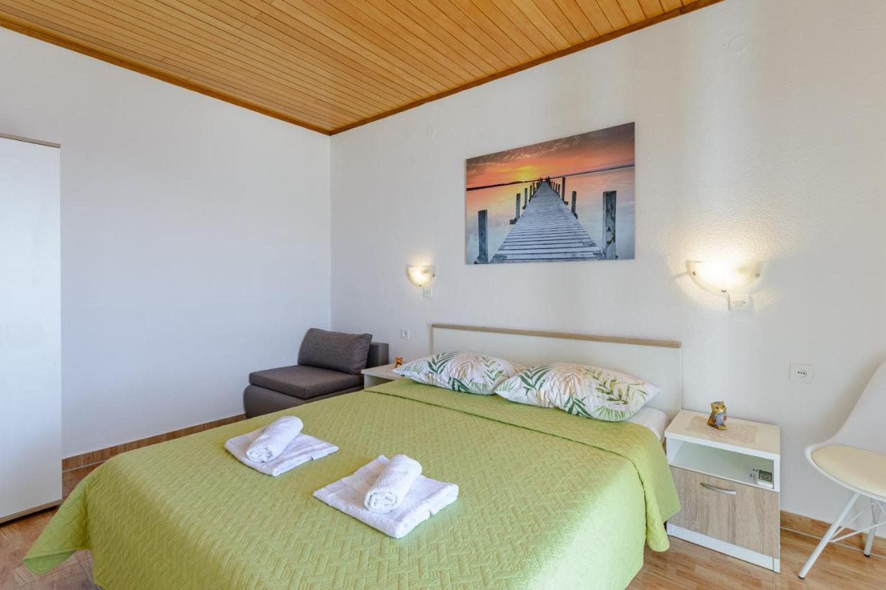 Rooms Sani Брела Экстерьер фото