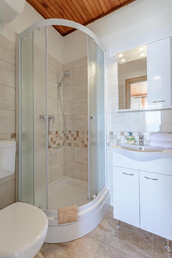 Rooms Sani Брела Экстерьер фото
